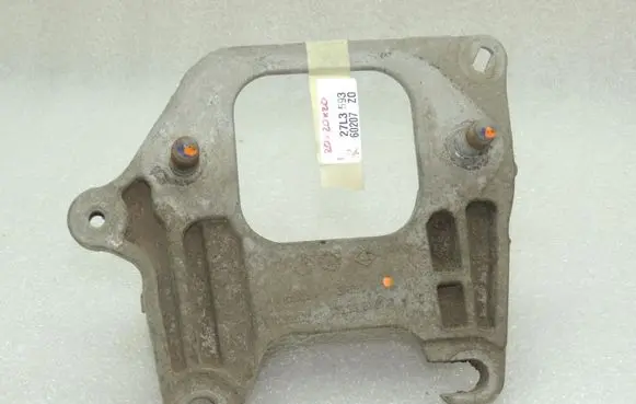 Opel Vivaro Engine mounting bracket 95517214 112228161R