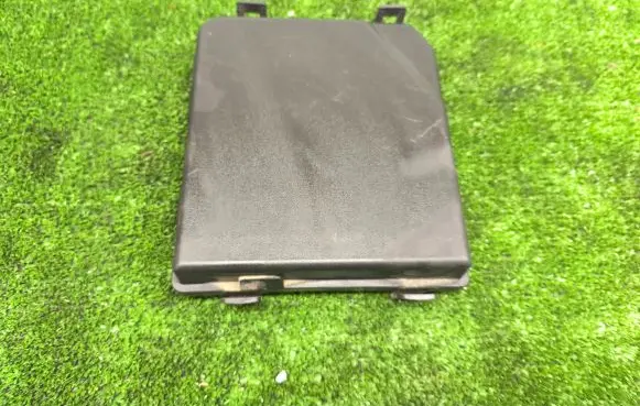 Nissan Qashqai Fuse box cover CAV2