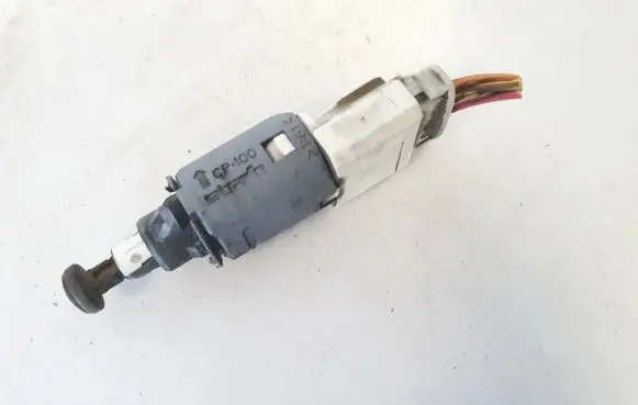 Renault Megane II Brake pedal sensor switch 8200168238