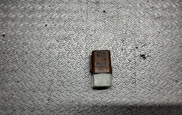 Nissan X-Trail T30 Other relay 2523079964