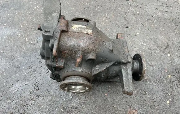BMW 1 E82 E88 Rear differential 7524321