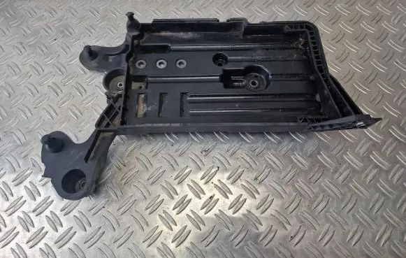 Volkswagen Golf VII Battery tray 5Q0915321H