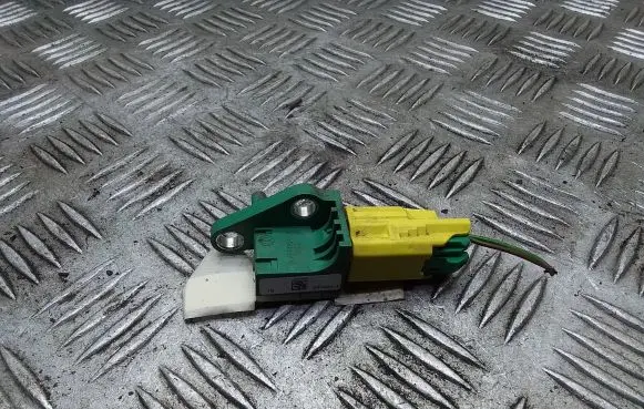 Volkswagen PASSAT B6 Airbag deployment crash/impact sensor 3C0909606 331324