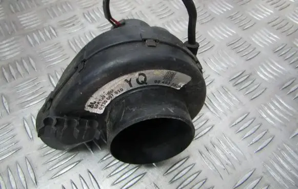 Opel Omega B2 Secondary air pump 0130007810 90493287