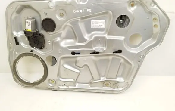 Hyundai Sonata Front door window regulator with motor 2600430 BBG0927