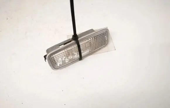 Audi A6 S6 C5 4B Other interior light 8l0947105a