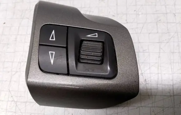 Opel Vectra C Steering wheel buttons/switches 440768813