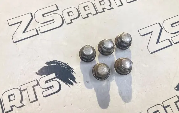 Lexus IS 200-300 Nuts/bolts 