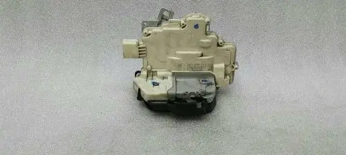 Audi A4 S4 B7 8E 8H Front door lock 8E2837015AA