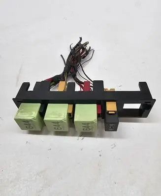 Volkswagen Touran II Relay mounting block 7N0937503A