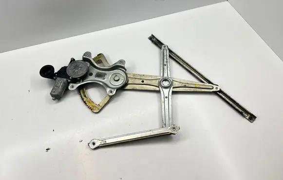 Toyota Hilux (AN10, AN20, AN30) Front door window regulator with motor 857200K010 AE2621002990
