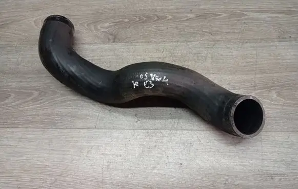 Volvo V70 Intercooler hose/pipe 30645937