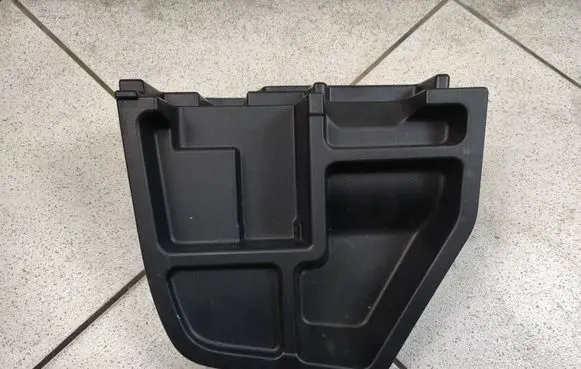 Toyota Prius+ (ZVW40) Trunk bottom trim panel 64995-47010