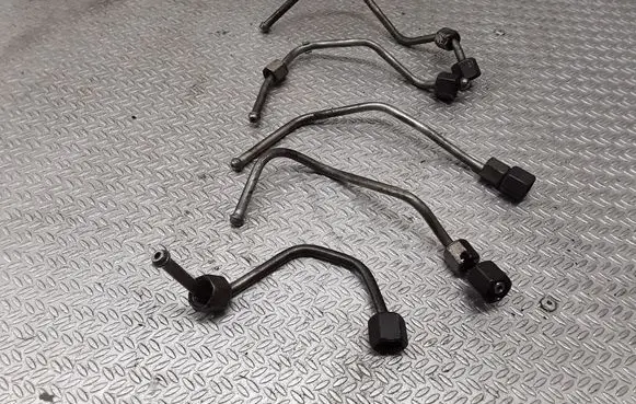 Citroen C4 II Fuel injector supply line/pipe 