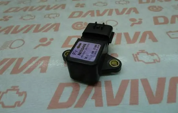 Nissan X-Trail T30 Airbag deployment crash/impact sensor 479308H300