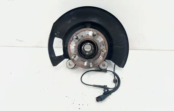 Chrysler Town & Country V Front wheel hub 04743576AB