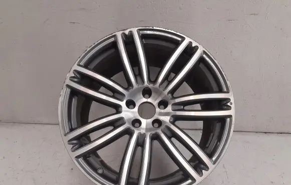 Maserati Ghibli R20 alloy rim 