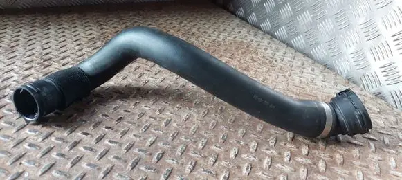 BMW 5 G30 G31 Engine coolant pipe/hose 8602603