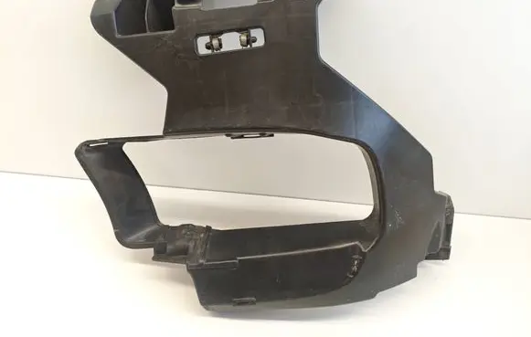 BMW M5 Fog light bracket 8047395 51118047395