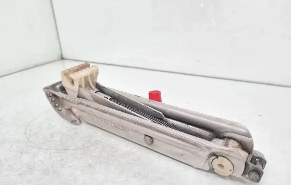 Audi A4 S4 B5 8D Lift Jack 8D0011031D