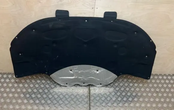 Mercedes-Benz C W204 Heat shield in engine bay 