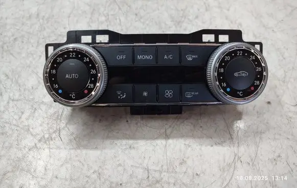 Mercedes-Benz GLK (X204) Climate control unit A2049000707