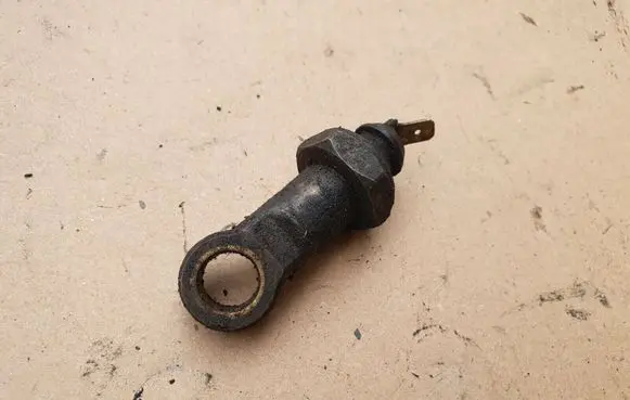Volkswagen Golf II Oil pressure sensor 035103715