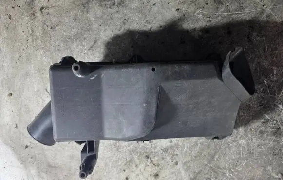 Volkswagen Caddy Air filter box