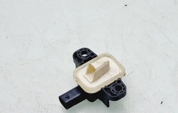 Mercedes-Benz B W246 W242 Airbag deployment crash/impact sensor A1668210351