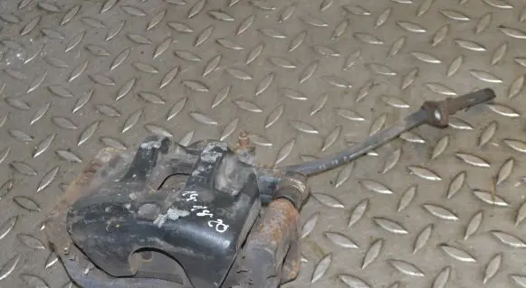 Suzuki Grand Vitara II Front brake caliper
