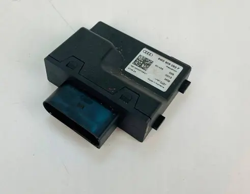 Audi A5 Fuel injection pump control unit/module 8W0906093F