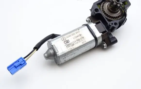 Mercedes-Benz C W203 Seat adjustment motor A2038203642