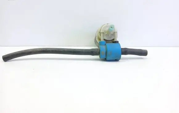 Volkswagen Golf III Windscreen/windshield washer pump 1H6955651