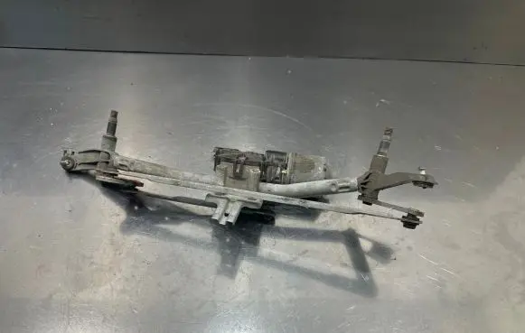 Citroen Berlingo Front wiper linkage and motor 0390241621