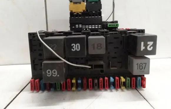Volkswagen Transporter - Caravelle T4 Fuse box set 3A0972559