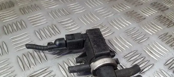 Seat Alhambra (Mk1) Turbo solenoid valve 1J0906627 72290320