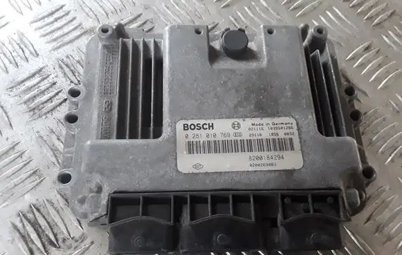 Renault Megane II Engine control unit/module 0281010769