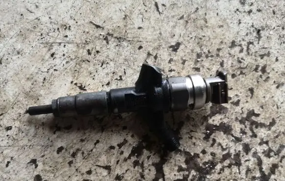 Subaru Outback Fuel injector 16613AA020