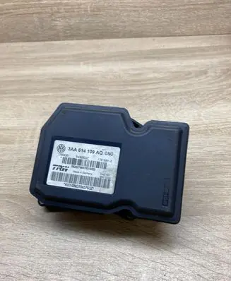 Volkswagen PASSAT CC ABS Pump 3AA614109AQ 17654081