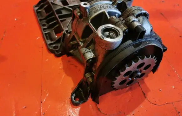 BMW 3 E90 E91 Oil pump 7798014 08061801394 9140307540
