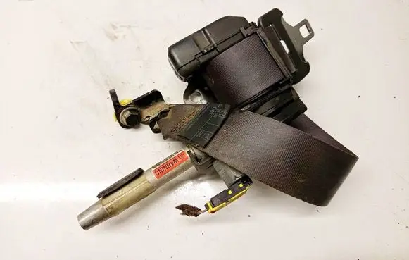 Volvo S60 Rear seatbelt 