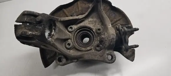 Volkswagen PASSAT B6 Front wheel hub spindle knuckle