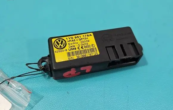 Volkswagen New Beetle Central body control module 1Y0951178A IMPRK1547388