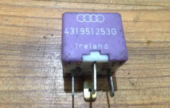 Volkswagen PASSAT B5.5 Other relay 431951253g pa6-gf30