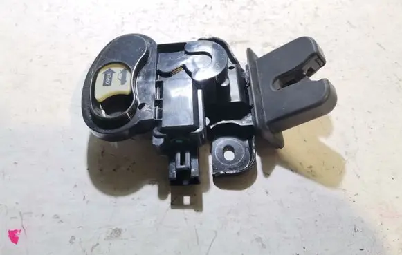 Chrysler 200 Tailgate/trunk/boot lock/catch/latch 3037075