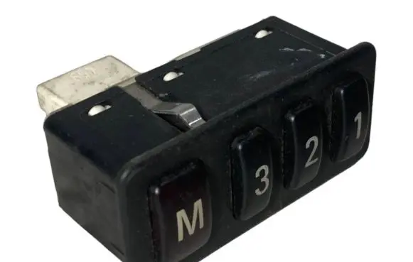 BMW 5 E39 Seat control switch 8352160