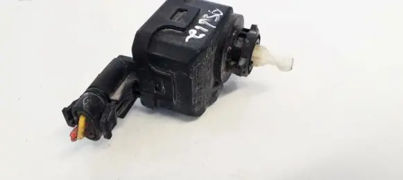 Volkswagen Golf IV Headlight level adjustment motor 007878
