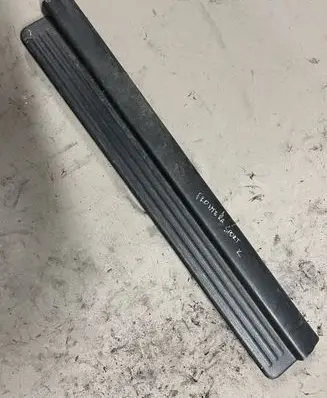 Opel Frontera B Front sill trim cover