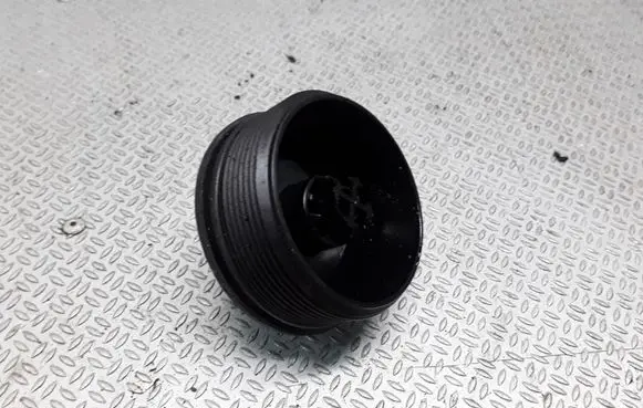Volkswagen Touran I Oil filter cover 045115433B