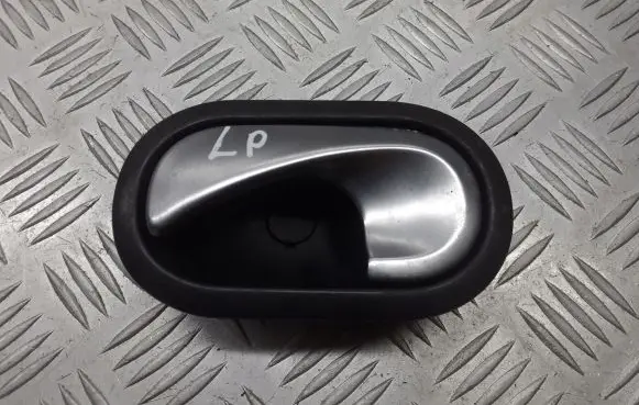 Renault Megane II Front door interior handle 8200028487